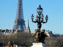 Can You Walk From Eiffel Tower To Louvre
