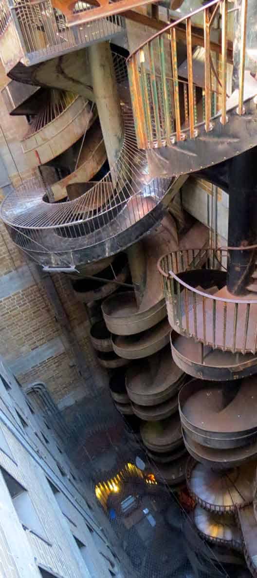 How Do I Get To The 10 Story Slide At The City Museum?
